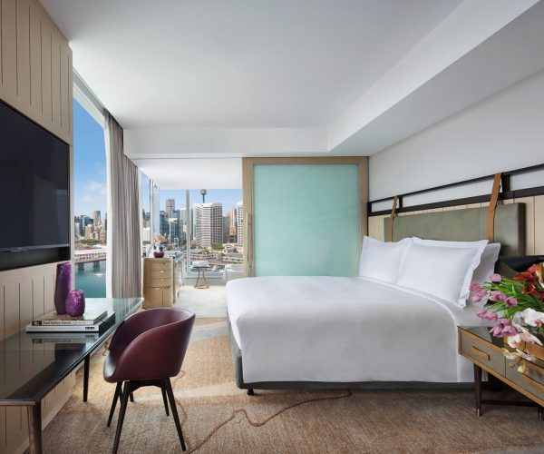 Luxury-corner-room_darling-harbour-view