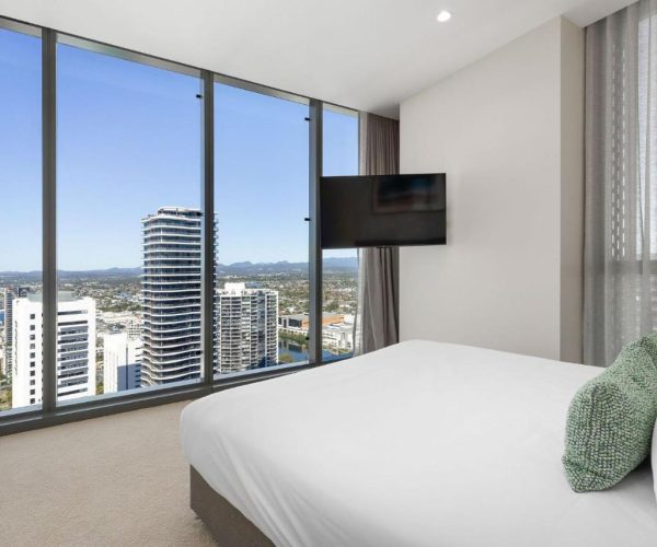 Ultiqa-Signature-At-Broadbeach-Apartment-Gold-Coast-Exterior